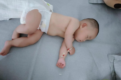 昌都宝宝突然很多眼屎